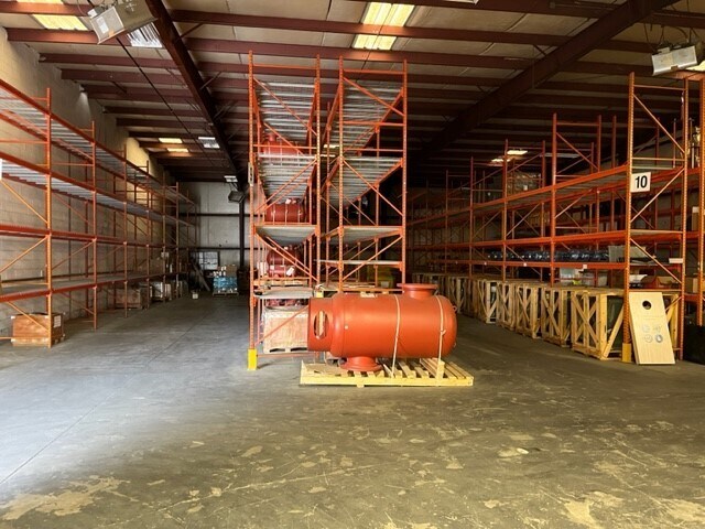 More Photos Of 3683 N Peachtree Rd, Atlanta Distribution For Lease