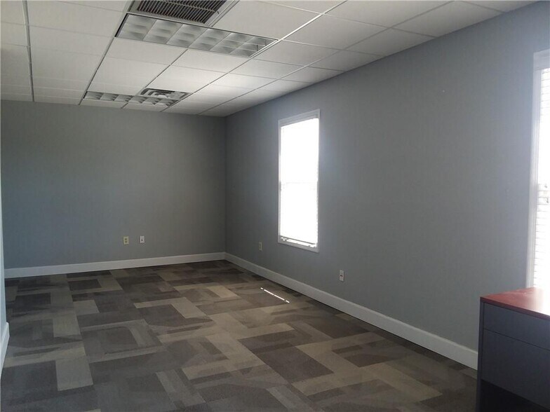 More Photos Of 2109 E Palm Ave, Tampa Loft Creative Space For Lease