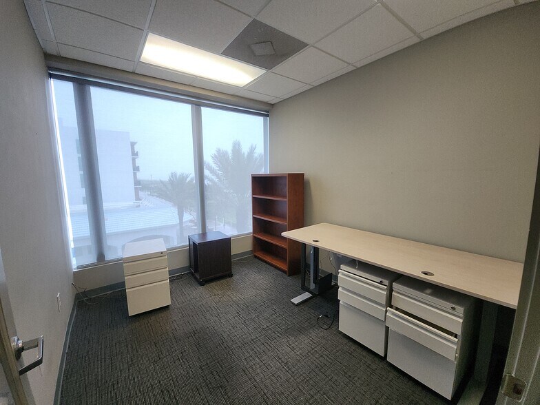 More Photos Of 333 1st St N, Jacksonville Beach Office For Lease