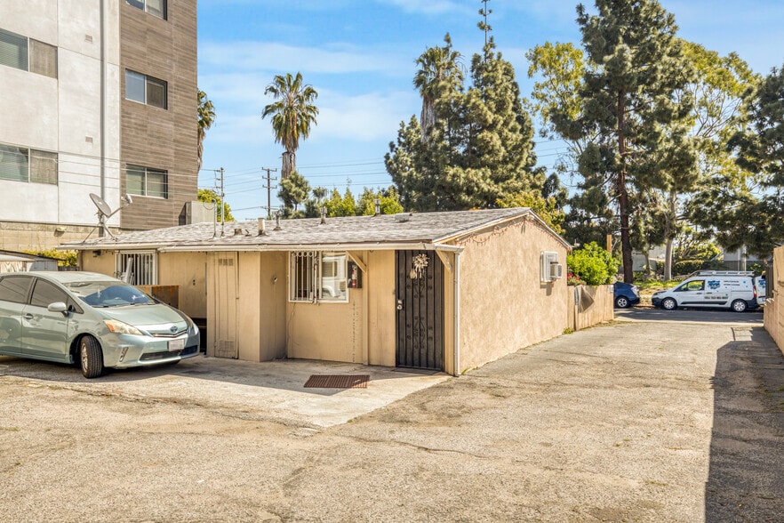 More Photos Of 11817 Culver Blvd, Los Angeles Apartments For Sale