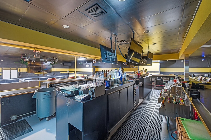 More Photos Of 4465 E Sahara Ave, Las Vegas Bar For Sale