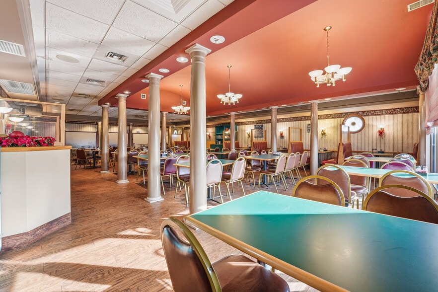 More Photos Of 2305 Wilmington Rd, New Castle Restaurant For Sale