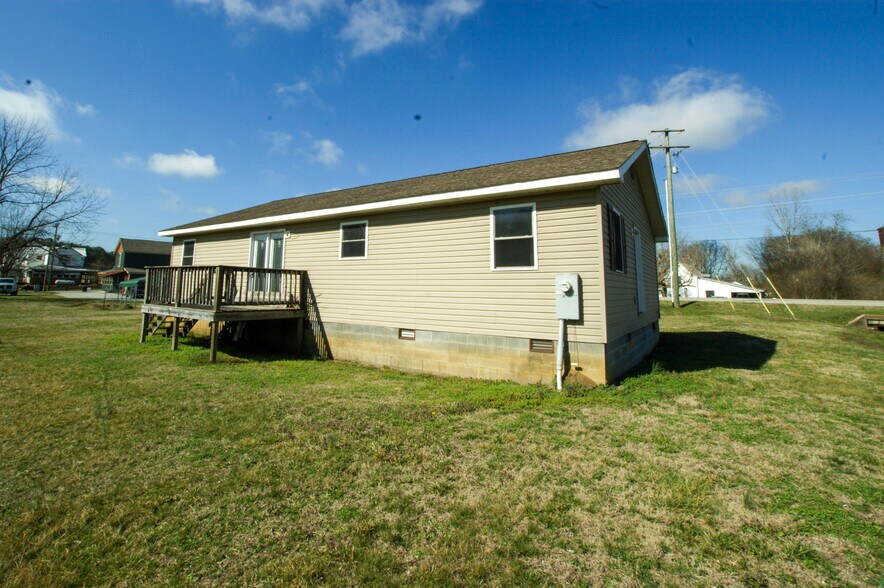 More Photos Of 420 Cherohala Skyway, Tellico Plains General Retail For Sale