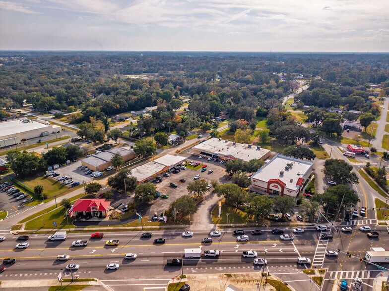 More Photos Of 5810-5840 SE Abshier Blvd, Belleview Storefront For Sale