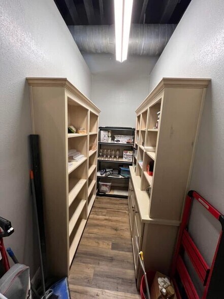 More Photos Of 119 E 5th St, Bonham Restaurant For Sale