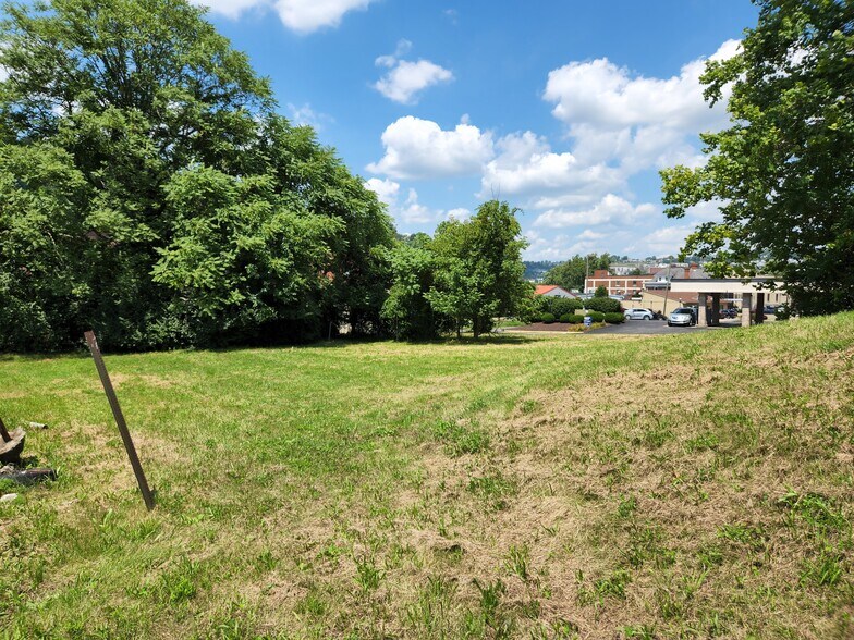 More Photos Of 145 Clay St, Morgantown Land For Sale