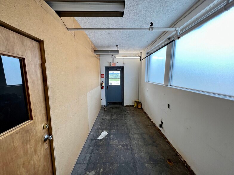 More Photos Of 7820 Reading Rd, Cincinnati Warehouse For Lease