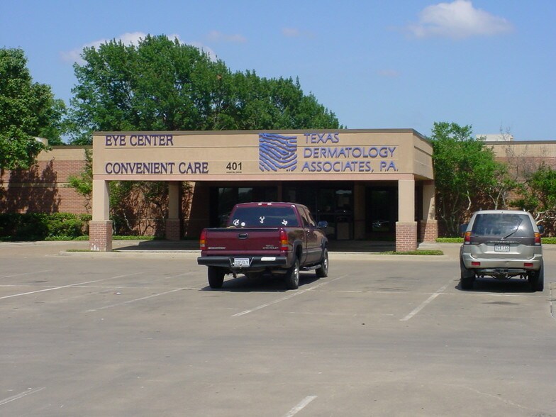 More Photos Of 401 Hospital Dr, Corsicana Medical For Lease