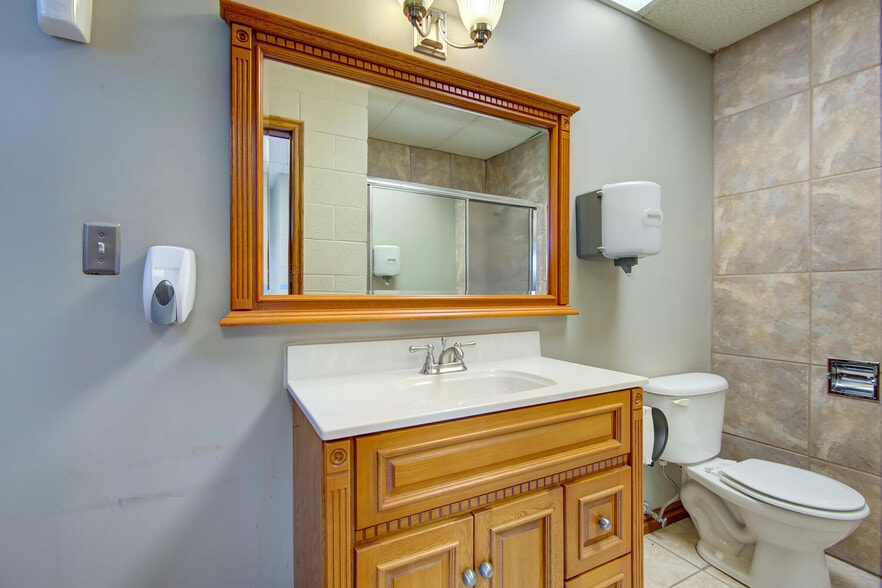 More Photos Of 2833 W Main St, Jenks Religious Facility For Sale