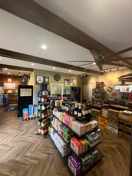 More Photos Of 213 Lake dr, Medicine Park Convenience Store For Sale