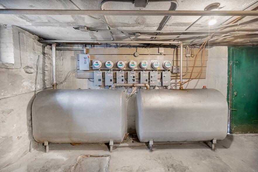 More Photos Of 3172 44th St, Astoria Multifamily For Sale