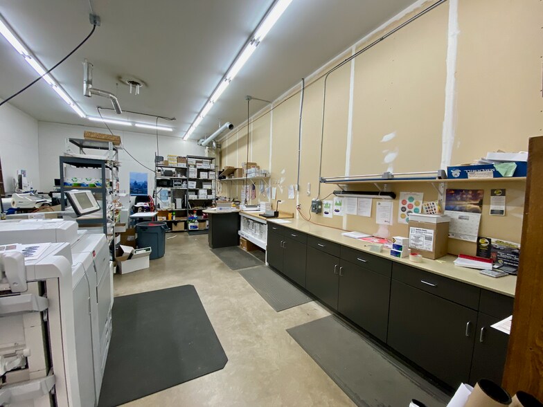 More Photos Of 6382 Main St, North Branch Storefront Retail Office For Lease