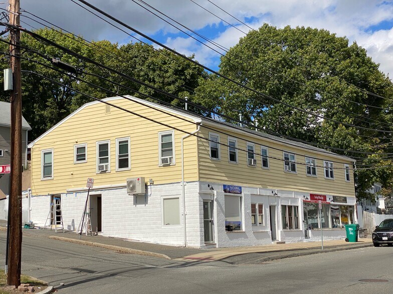 More Photos Of 163 Lincoln Ave, Saugus Storefront Retail Residential For Lease