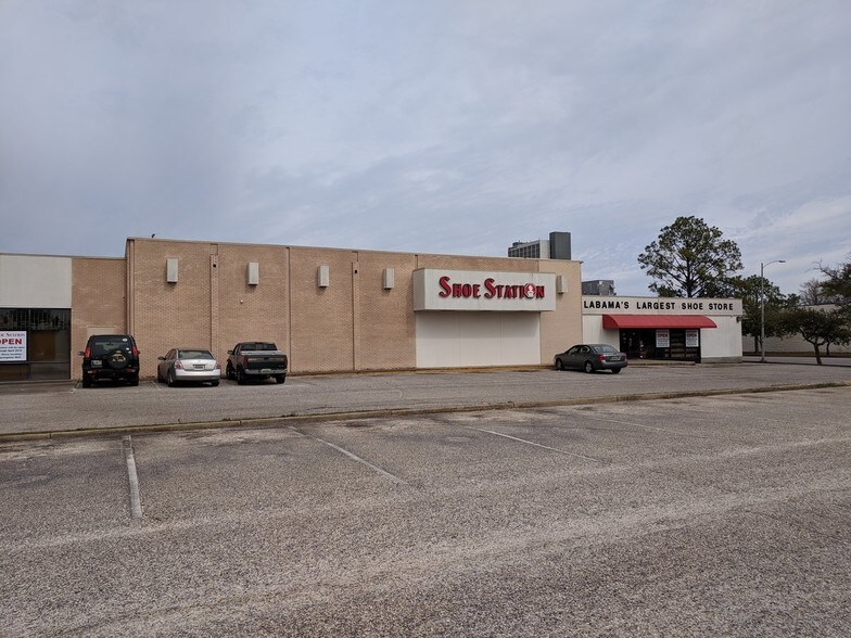 More Photos Of 450 Bel Air Blvd, Mobile Freestanding For Lease