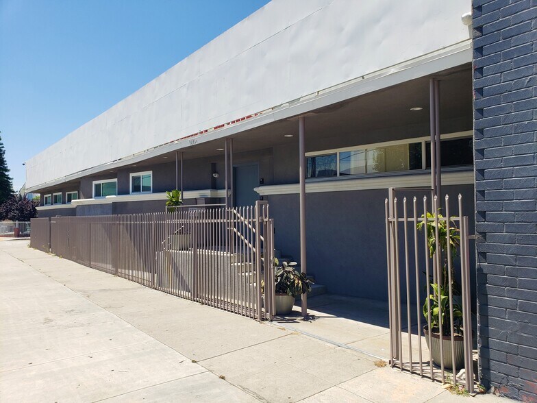 More Photos Of 1011-1017 S Goodrich Blvd, Los Angeles Office For Lease