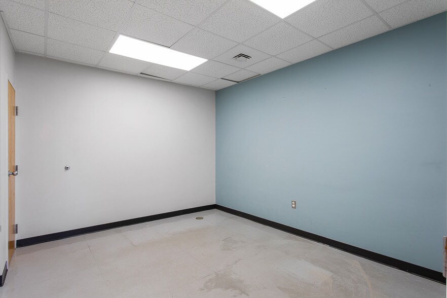 More Photos Of 11600 Busy St, Richmond Office For Lease