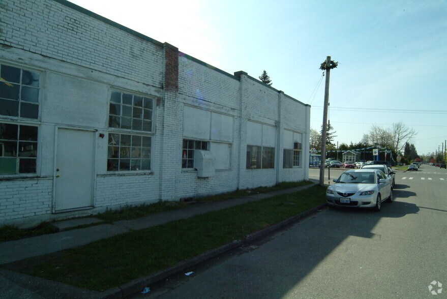 More Photos Of 225 W Main St, Monroe General Retail For Sale