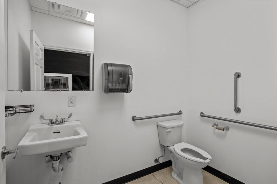 More Photos Of 891-893 Cranbury South River Rd, Monroe Township General Retail For Sale