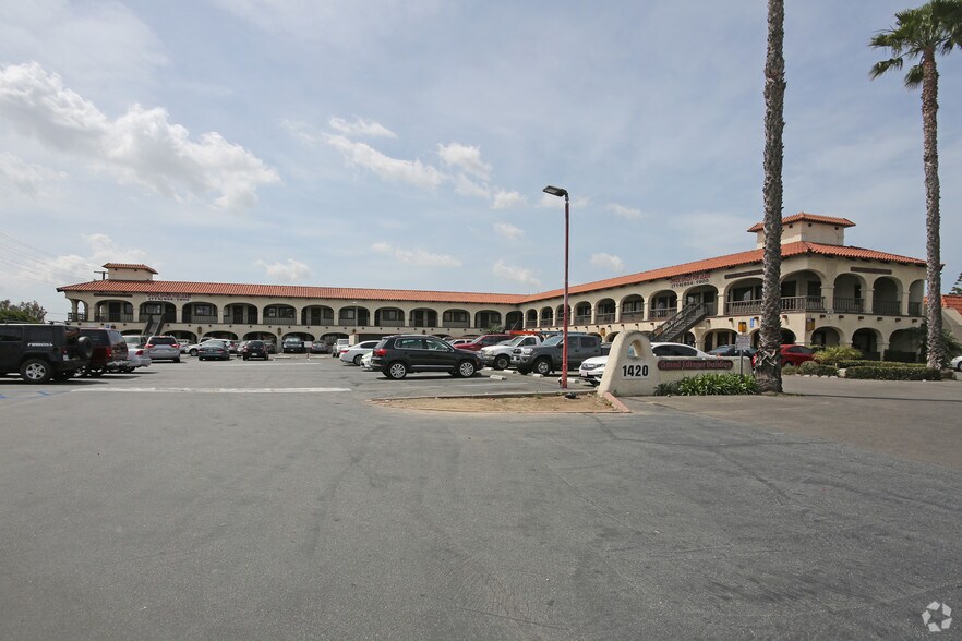 Primary Photo Of 1420 E Edinger Ave, Santa Ana Office For Lease