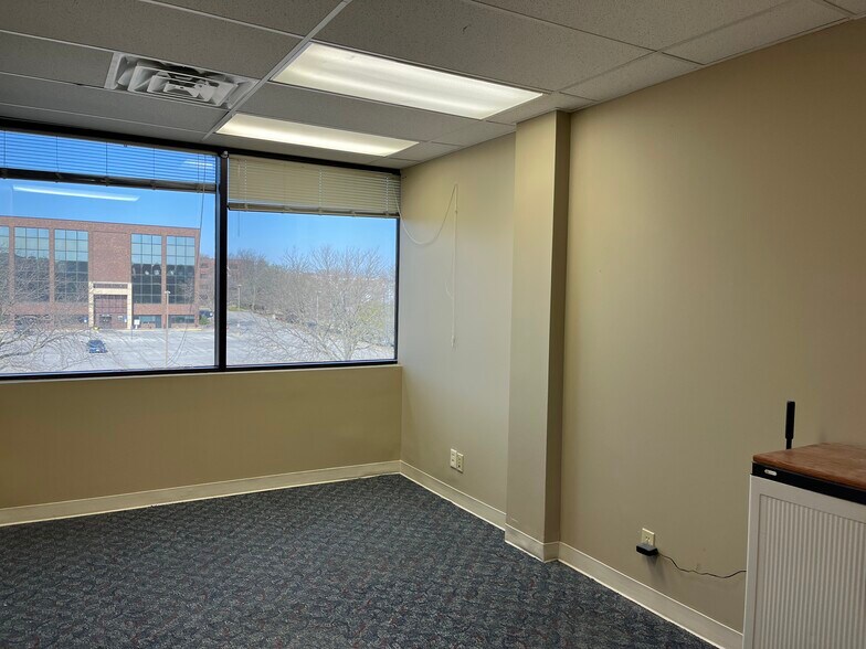 More Photos Of 301 S 70th St, Lincoln Office For Lease