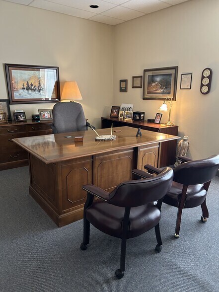 More Photos Of 102 N Shiloh Rd, Garland Office For Lease