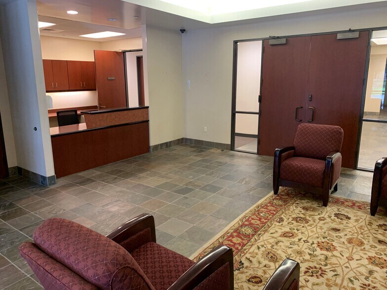 More Photos Of 10586 Highway 75 N, Willis Unknown For Lease