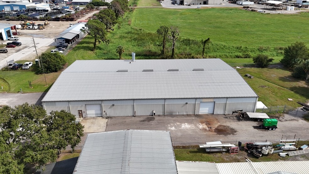 More Photos Of 399 Prairie Industrial Pky, Mulberry Warehouse For Sale