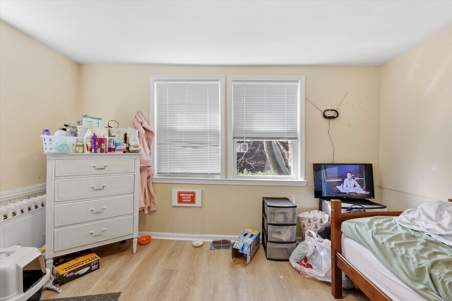 More Photos Of 24 W Stewart Ave, Lansdowne Specialty For Sale