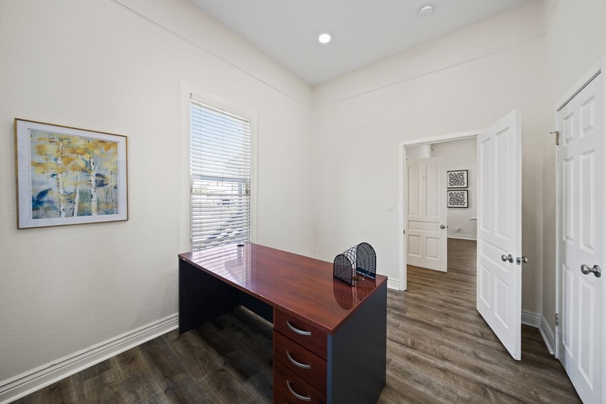 More Photos Of 8336 Brentwood Blvd, Brentwood Office Residential For Sale