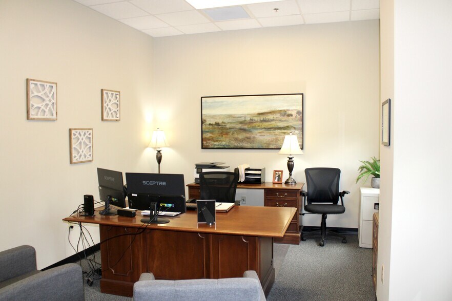 More Photos Of 212 Overlook Cir, Brentwood Office For Sale