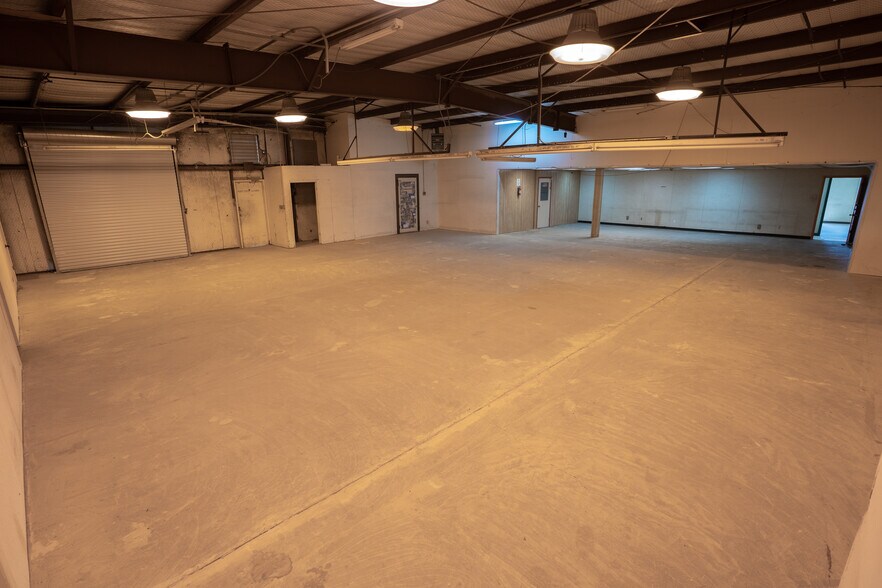 More Photos Of 4111 S County Road 1276, Midland Manufacturing For Sale