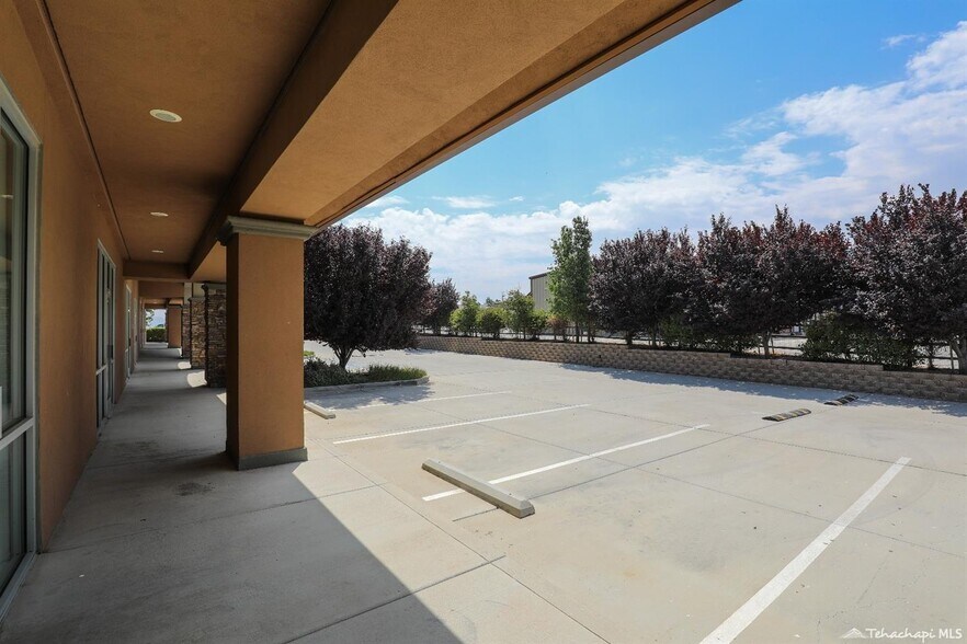 More Photos Of 20705 South St, Tehachapi Freestanding For Lease