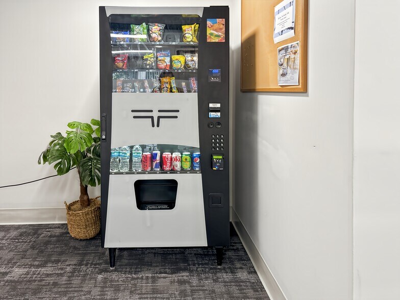 More Photos Of 6821 N Southpoint Dr, Jacksonville Coworking Space