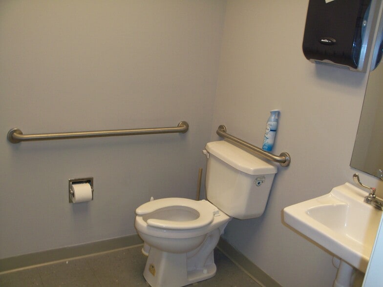 More Photos Of 13155 Shriners Blvd, Biloxi Medical For Lease