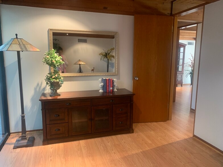 More Photos Of 479 S Marengo Ave, Pasadena Loft Creative Space For Lease