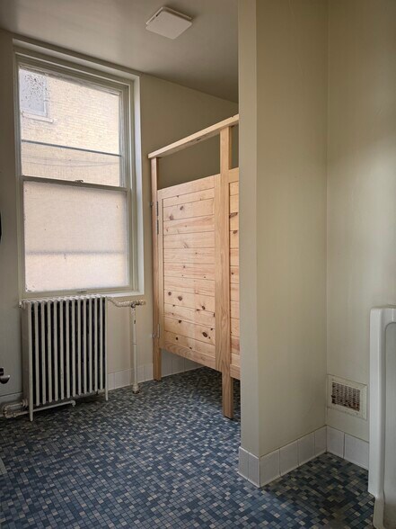 More Photos Of 203 Ellis St, Kewaunee Office For Sale