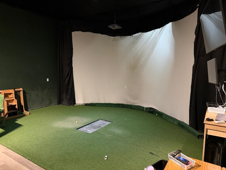 More Photos Of 2764-2808 W 14000 S, Bluffdale Showroom For Lease