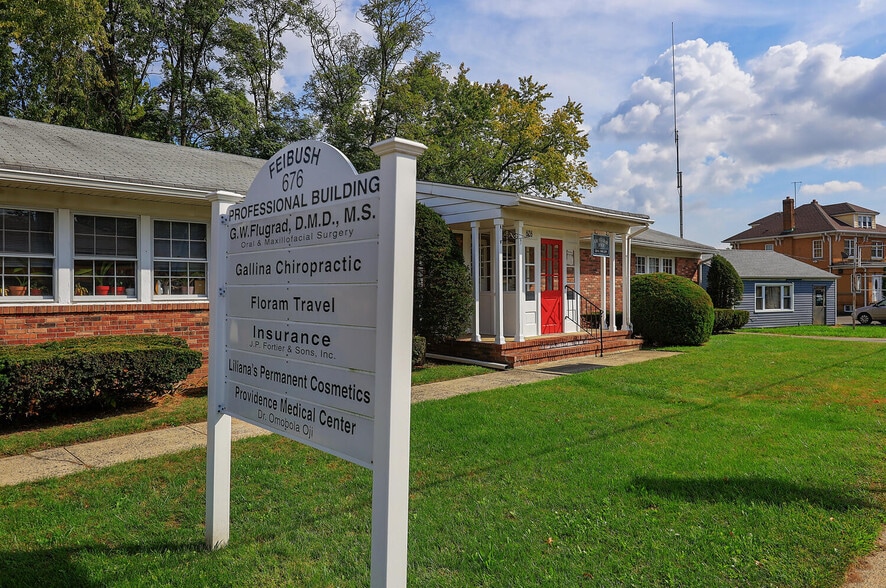 More Photos Of 676 Amboy Ave, Woodbridge Medical For Sale