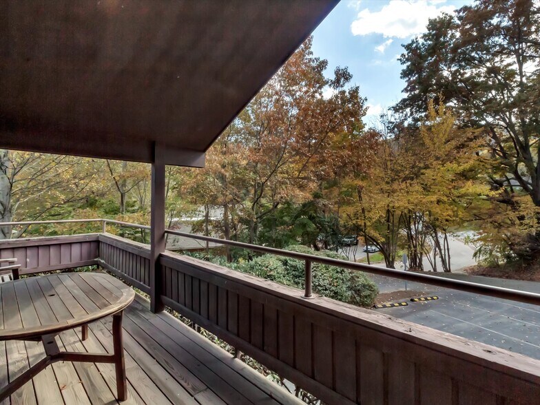 More Photos Of 540 Hospital Dr, Clyde Healthcare For Sale