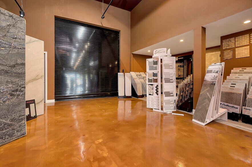 More Photos Of 7716 Davis Blvd, North Richland Hills Storefront For Lease