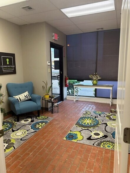 More Photos Of 309 SW 11th St, Lawton Storefront Retail Office For Lease