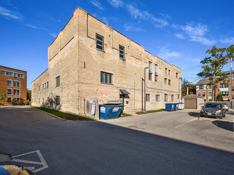 More Photos Of 660 LaSalle Pl, Highland Park Loft Creative Space For Sale