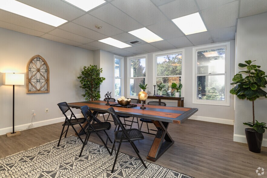 More Photos Of 920 J St, Sacramento Office For Sale