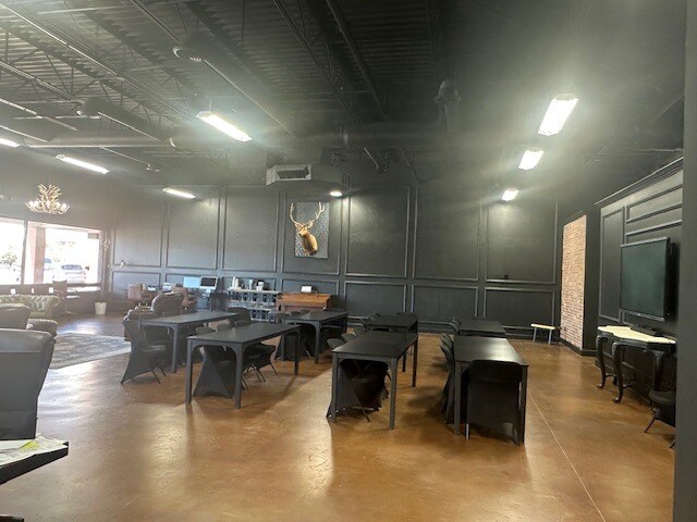 More Photos Of 104-194 Hicks Dr, Rome Storefront Retail Office For Lease