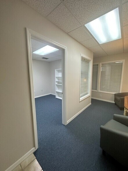 More Photos Of 5500 Bee Ridge Rd, Sarasota Medical For Lease