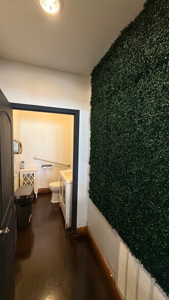 More Photos Of 120 Main St, Charleston Restaurant For Lease