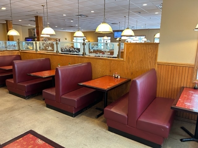 More Photos Of 1022 4th St SE, Saint Cloud Storefront For Lease