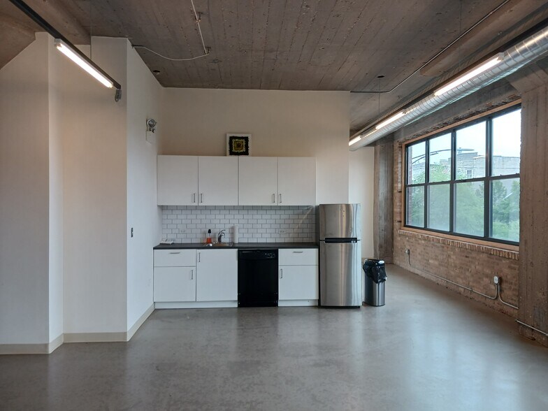 More Photos Of 2501 W Washington Blvd, Chicago Loft Creative Space For Lease