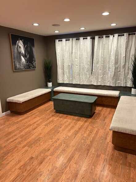 More Photos Of 656 Main St, Port Jefferson Office Residential For Lease