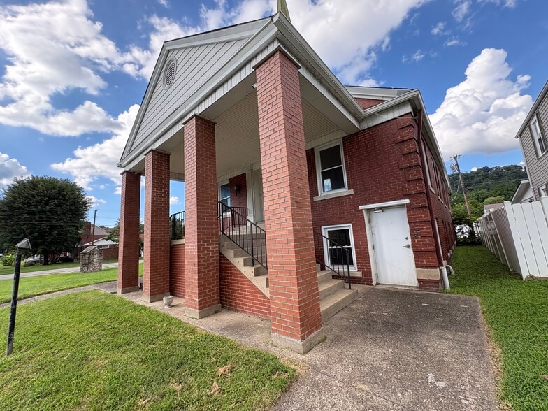 More Photos Of 5502 Noyes Ave, Charleston Specialty For Sale